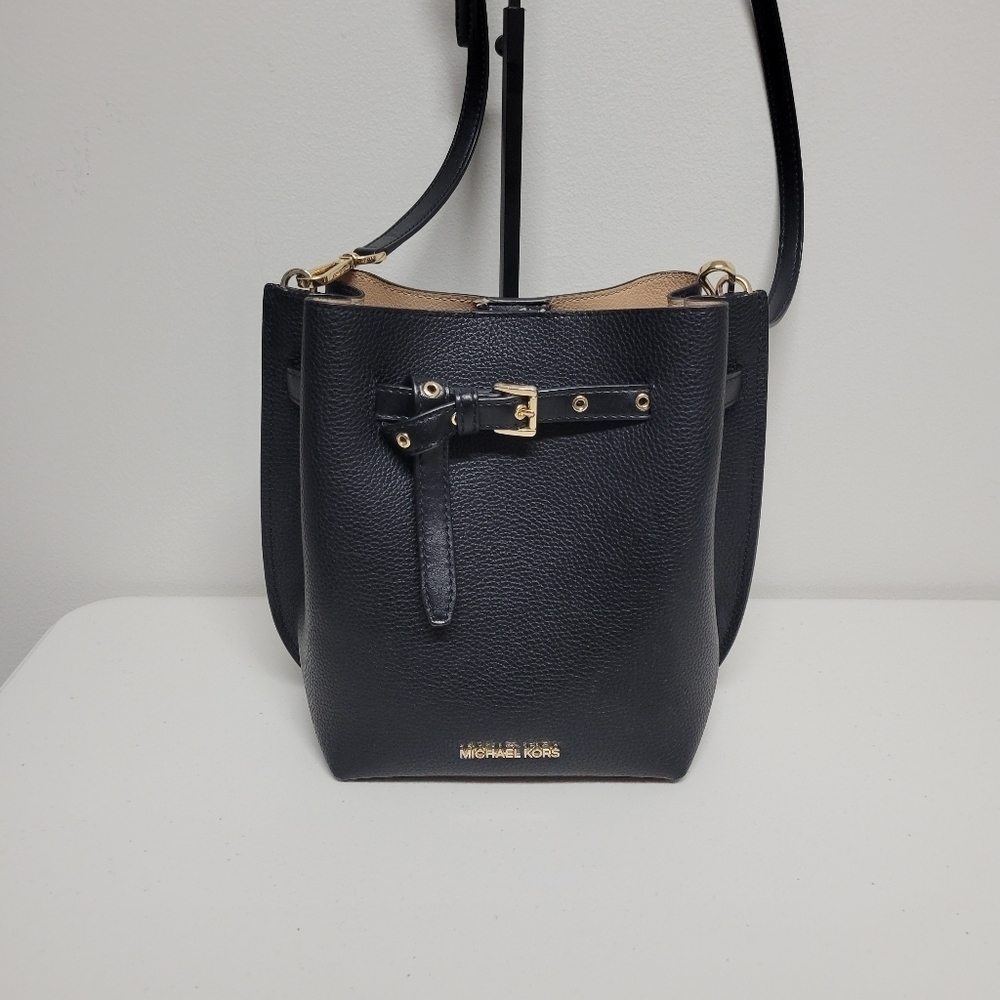 Michael Kors Emilia Small Bucket Messenger Crossbody Bag.